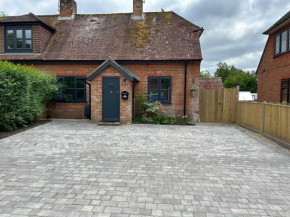 Bee Cottage - Romsey